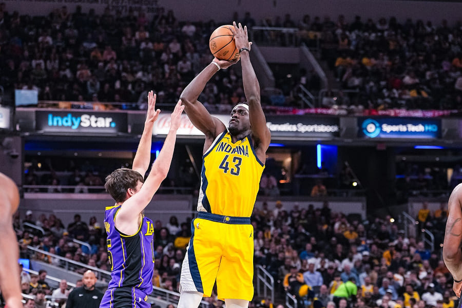 Pascal Siakam (#43) face au Lakers